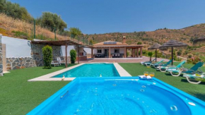Casa La Fuente Pintá Arenas by Ruralidays, Arenas